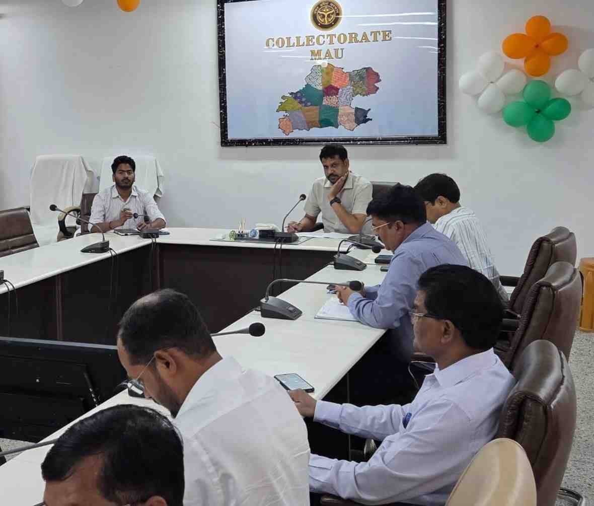 सड़क हादसों ने बढ़ाई चिंता, एक साल में मौतें 110% बढ़ीं, एडीएम की अध्यक्षता में सड़क सुरक्षा समिति की बैठक, ब्लैक स्पॉट सुधारने और नियमों के सख्त पालन के निर्देश 1 WhatsAppImage2026 07 30at7.35.04AM