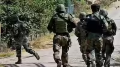 जम्मू-कश्मीर पुलिस के आतंकवादी हत्यारों की तलाश के बीच, हिरासत में लिए गए लोगों की संख्या बढ़कर 3.5 हजार हो गई भारत समाचार 1 army encounter