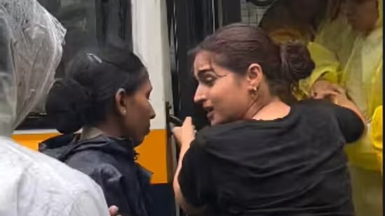 आयशा खान ने विरोध में शामिल होने के बाद 'बॉलीवुड में आपके लिए कोई काम नहीं' कहने वाले ट्रोल की आलोचना की, 'अपनी रीढ़ खोने से बेहतर है कि मैं अपना करियर खो दूं' 2 ayesha khan 1784861919194 1784861919309 303937b0 9c30 41c7 8979 d7f350de2dee
