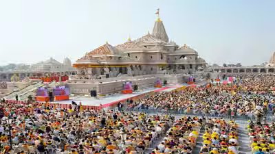 'अयोध्या फैसले को पूरी तरह लागू नहीं किया गया': निर्मोही अखाड़ा ने सुप्रीम कोर्ट का रुख किया, राम मंदिर ट्रस्ट के पुनर्गठन की मांग की | भारत समाचार 1 ayodhya police seek 7 day remand of two accused in ram temple donation theft case
