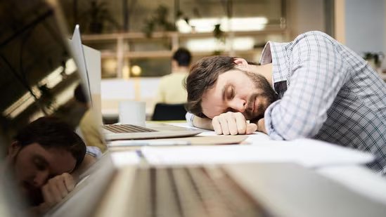 chronic fatigue and tired 1749726281569 1784689166348 f30d1555 06ea 48a3 a372 f6f1f17e8f3e
