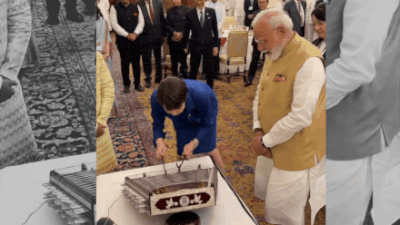 japanese pm plays santoor