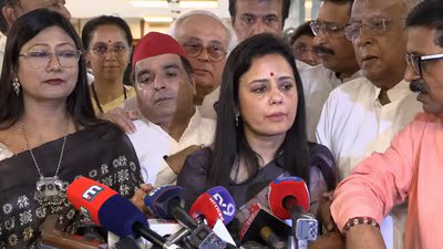‘अन्याय हुआ है’: बागी टीएमसी सांसदों को निमंत्रण देने पर विपक्ष ने सर्वदलीय बैठक से सांकेतिक बहिर्गमन किया