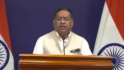 अनाज शिपमेंट भारत रूस: अनाज, बंदूकें नहीं: विदेश मंत्रालय ने घातक जहाज हमले पर रूस के दावे को खारिज कर दिया जिसमें 4 भारतीयों की मौत हो गई | भारत समाचार 2 mea spokesperson randhir jaiswal during weekly media briefing