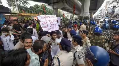 10 साल तक की जेल और 10 करोड़ रुपये जुर्माना: कैबिनेट ने सख्त पेपर लीक विरोधी विधेयक को मंजूरी दी | भारत समाचार 1 neet protest pti image