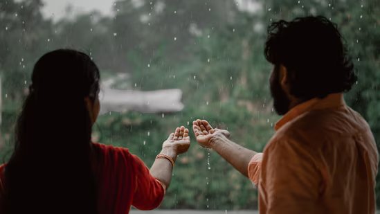 फिजिशियन डॉ. प्रेरणा गोयल ने मानसून वेलनेस रूटीन साझा की: 10 दैनिक आदतें जो आपको स्वस्थ रखती हैं