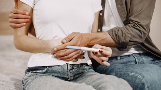 40 के बाद गर्भधारण की योजना बना रहे हैं? स्त्री रोग विशेषज्ञ ने चेतावनी दी है कि आईवीएफ के परिणाम उम्र के साथ भिन्न हो सकते हैं: 'डिम्बग्रंथि उम्र बढ़ने को उलट नहीं सकता' 3 pregnancy 1784889214528 1784889214702 c077ecfb 2bb2 41fa bd68 d8436d8dc955