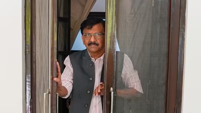 ‘टेलीप्रॉम्प्टर के बिना वंदे मातरम का उच्चारण करें’: संजय राउत ने पीएम मोदी, अमित शाह को चुनौती दी