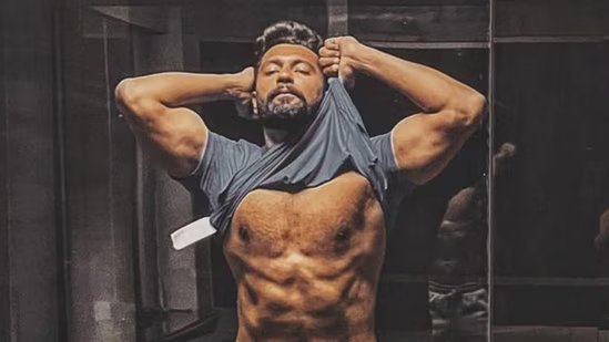 लव एंड वॉर के लिए विक्की कौशल ने पहले 12 किलो वजन बढ़ाया, फिर 15 किलो वजन घटाया; सामने आया एक्टर का हैरान कर देने वाला फिजिकल ट्रांसफॉर्मेशन!