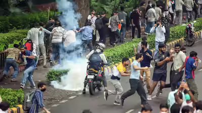 दिल्ली पुलिस ने वांछित अपराधियों पर नज़र रखने के लिए जंतर-मंतर पर चेहरे की पहचान करने वाले कैमरे तैनात किए हैं भारत समाचार 5 visuals from the student protest at jantar mantar on july 20