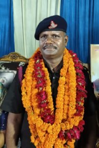 कारगिल के रणबांकुरे की घर वापसी, 28 साल देश सेवा के बाद वीर सपूत सूबेदार दिग्विजय कुमार का भव्य स्वागत 2 WhatsApp Image 2026 08 07 at 1.43.17 PM