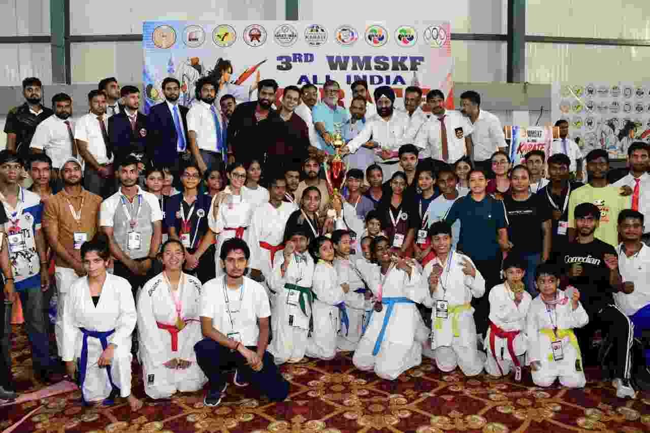 42 स्वर्ण पदकों के साथ उत्तर प्रदेश ने जीती ओवरऑल चैंपियनशिप ट्रॉफी 1 WhatsApp Image 2026 08 23 at 10.28.52 PM 40kb