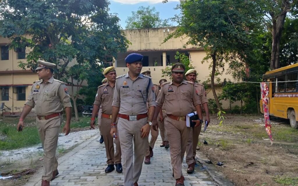 रानीपुर थाने में सीओ की दस्तक, अभिलेख दुरुस्त मिले तो थपथपाई पीठ, खामियों पर दिए निर्देश 2 WhatsApp Image 2026 09 09 at 11.35.36 AM 1