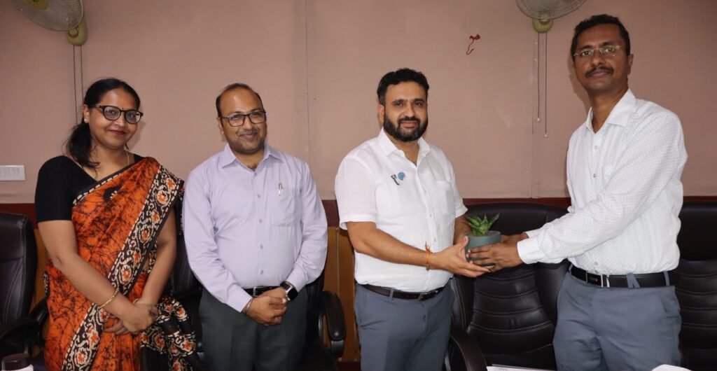 बीबीएयू में EEG कार्यशाला, न्यूरोसाइंस और ब्रेन-कंप्यूटर इंटरफेस पर विशेषज्ञों ने साझा की जानकारी 2 WhatsApp Image 2026 10 06 at 6.26.24 PM