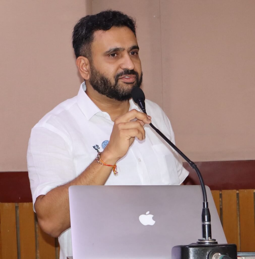 बीबीएयू में EEG कार्यशाला, न्यूरोसाइंस और ब्रेन-कंप्यूटर इंटरफेस पर विशेषज्ञों ने साझा की जानकारी 3 WhatsApp Image 2026 10 06 at 6.26.25 PM