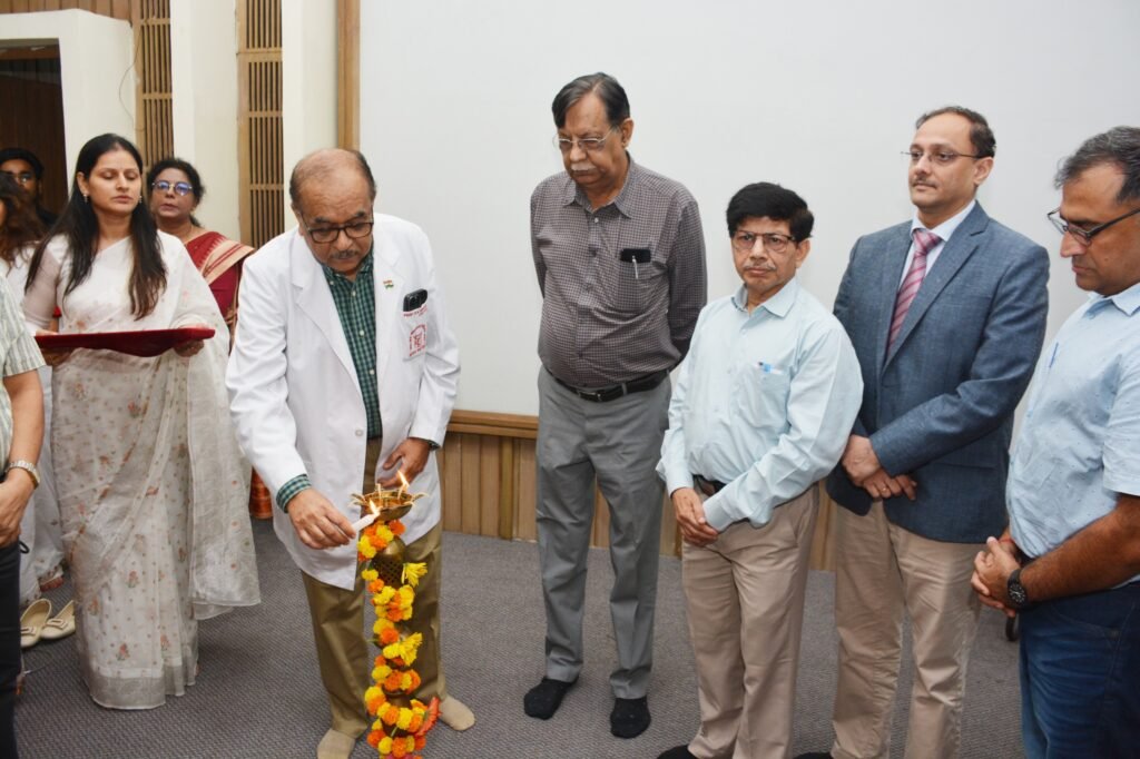 SGPGIMS में एनेस्थिसियोलॉजी विभाग का 39वां स्थापना दिवस, 2 ऑपरेशन थिएटरों से शुरू हुआ सफर 50 से अधिक तक पहुंचा 2 WhatsApp Image 2026 10 10 at 4.42.01 PM 2
