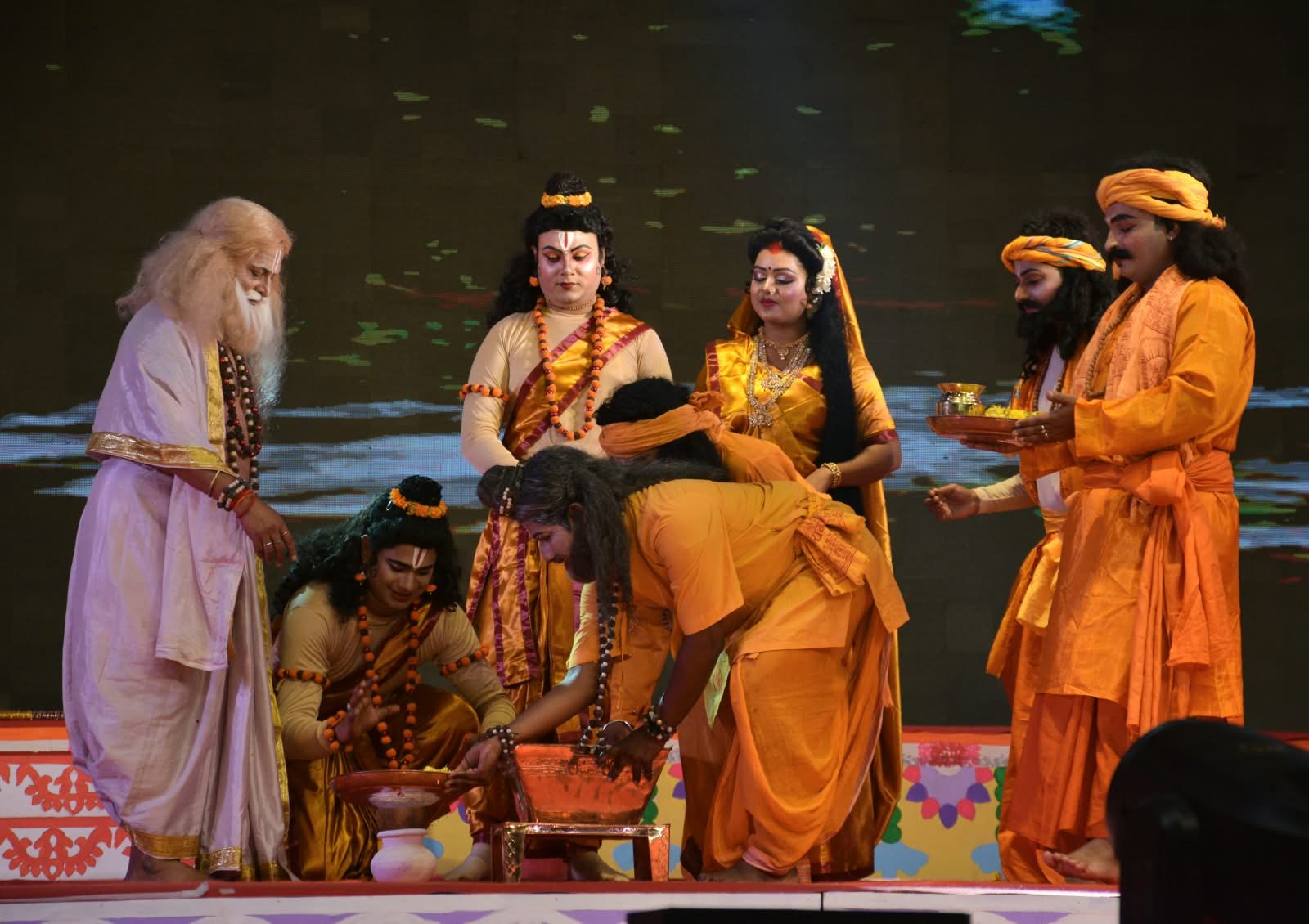 भरत के त्याग और श्रीराम की वचनबद्धता ने भावुक किए दर्शक, ऐशबाग रामलीला में जीवंत हुआ चित्रकूट मिलन